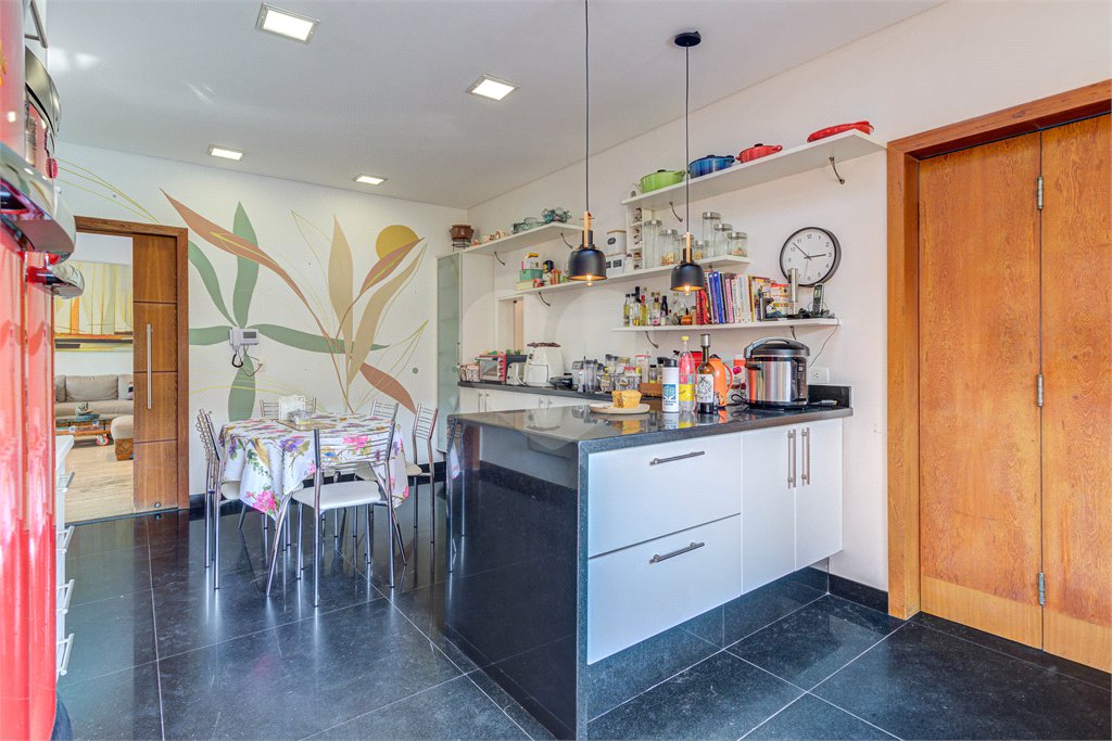 Casa de Vila à venda com 4 suítes em Jardim Hípico, São Paulo, SP