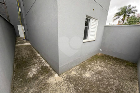 Casa à venda com 3 quartos, sendo 1 suíte, no condomínio Felipe Camarao, Poá - SP
