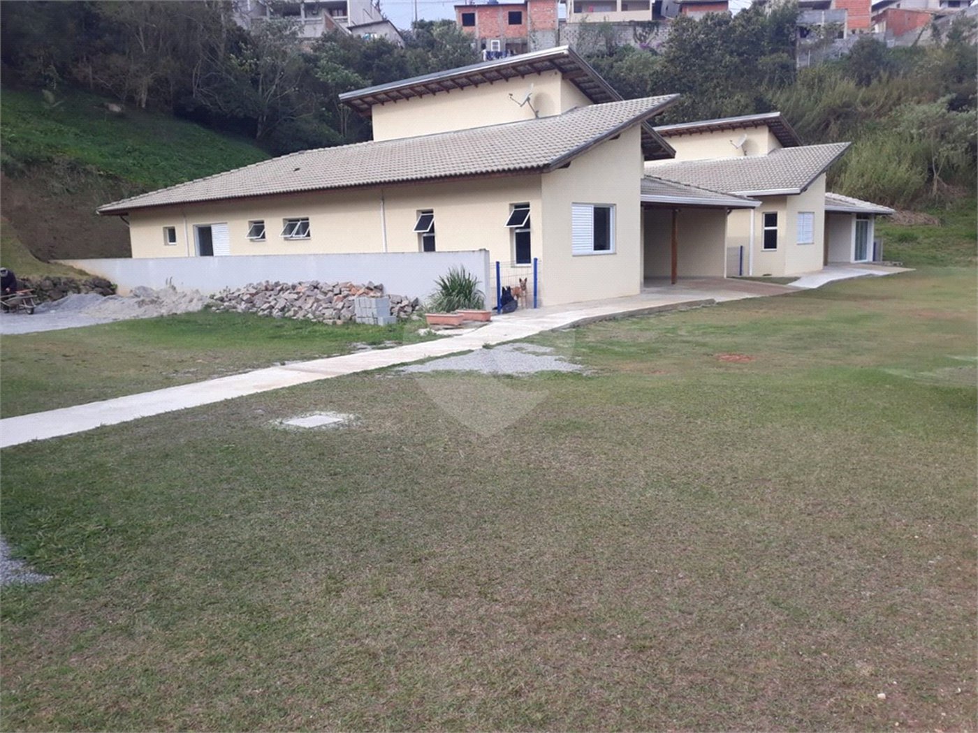 Sítio à venda com 7 quartos, sendo 5 suítes, em Jardim Vinhas do Sol (mailasqui), São Roque, SP