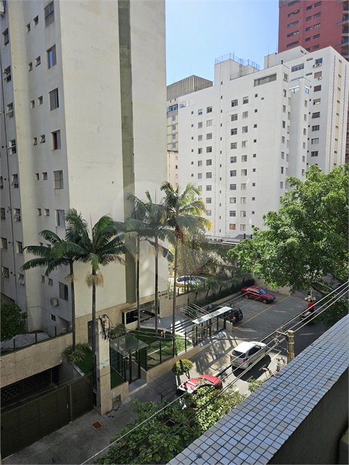 Apartamento à venda com 3 quartos, sendo 1 suíte,  em Itaim Bibi, São Paulo, SP