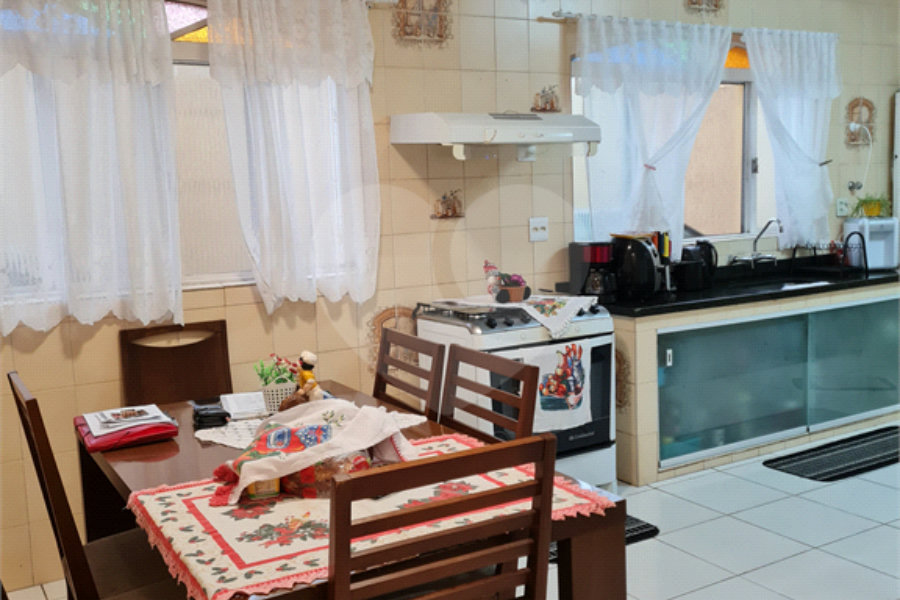 Sobrado à venda com 3 quartos, sendo 1 suíte, em Vila Ester (zona Norte), São Paulo, SP