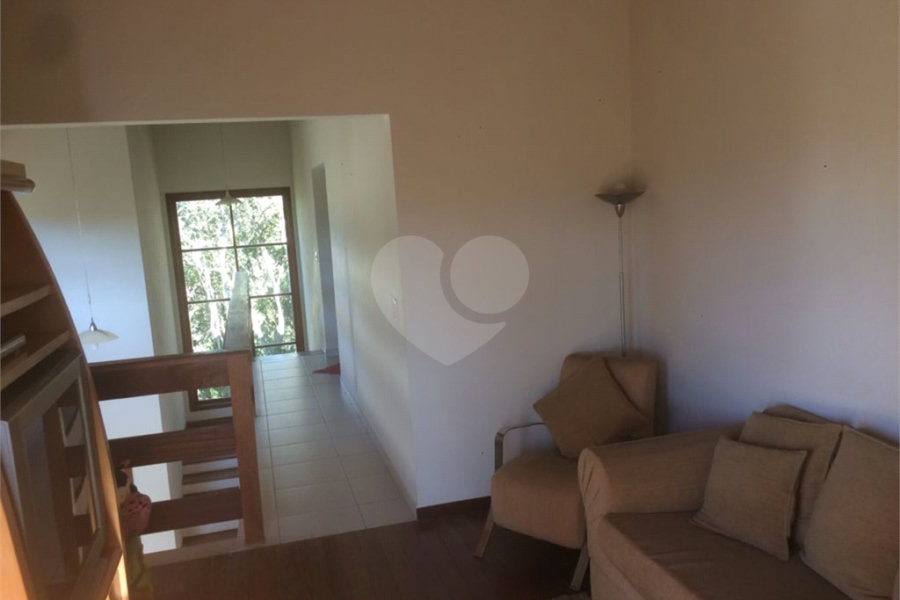 Sobrado à venda com 4 quartos, sendo 2 suítes, em Serra da Cantareira, Mairiporã, SP
