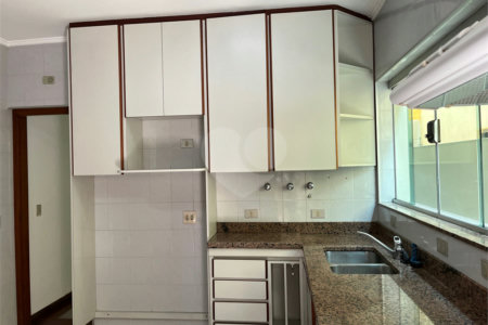 Sobrado à venda com 3 quartos, sendo 1 suíte, em Chácara Santo Antônio, São Paulo, SP