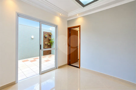 Cobertura duplex no Centro de São Bernardo do Campo, com 3 suítes, hidromassagem, mini spa, área gourmet e 2 vagas de garagem. Aceita permuta por apartamento de menor valor.