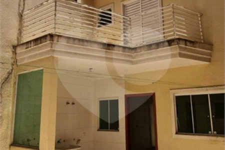Excelente Sobrado à venda no Ipiranga c/ 220m2 - 4 Suítes/2 Vagas - 600 m. metrô Sacomã