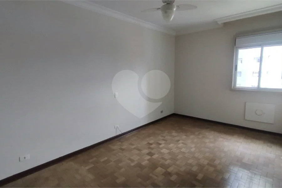 Apartamento Edifício Romano