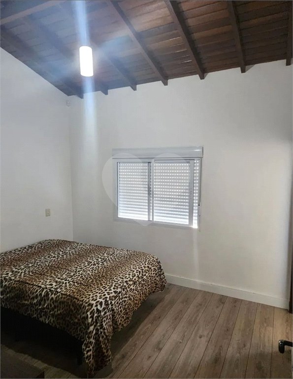 CASA EM CONDOMÍNIO FECHADO COM 220M² Área Construída e 1500m² de Area Total com 4 Suítes. Cond Village de Atibaia - Atibaia -Sp