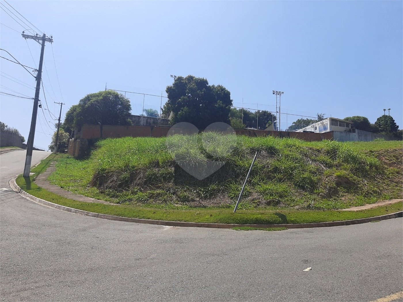 Terreno à venda com 1 suíte em Bosque, Vinhedo, SP