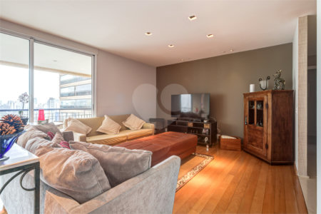 Apartamento à venda com 4 quartos, sendo 3 suítes, em Brooklin, São Paulo, SP