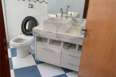 Casa à venda ou para alugar com 4 quartos, sendo 2 suítes, no condomínio Tereza Cristina, Jundiaí - SP