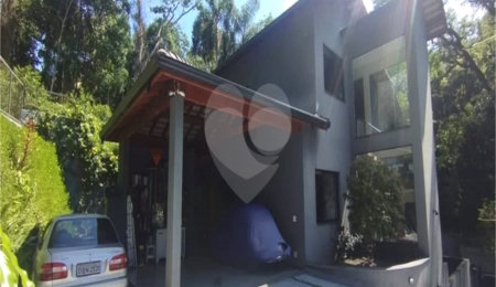Casa à venda com 3 suítes no condomínio Sausalito, Mairiporã - SP
