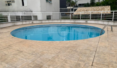 Apartamento à venda com 3 quartos, sendo 1 suíte,  em Vila Andrade, São Paulo, SP