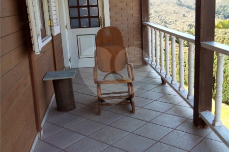 Casa à venda com 6 quartos, sendo 4 suítes, no condomínio Alpes D Ouro, Bom Jesus dos Perdões - SP