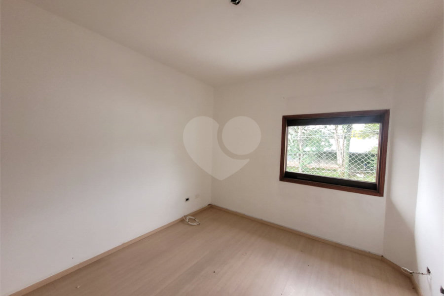Casa à venda com 3 quartos, sendo 1 suíte, em Parque Maria Domitila, São Paulo, SP