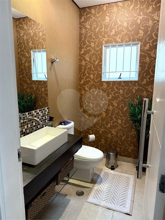 Sobrado à venda com 3 quartos, sendo 1 suíte, em Vila Irmãos Arnoni, São Paulo, SP