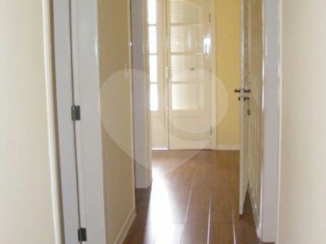 Sobrado à venda com 3 quartos, sendo 2 suítes,  em Vila Paulicéia, São Paulo, SP
