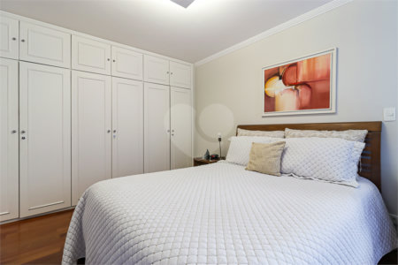 Apartamento à venda com 4 quartos, sendo 2 suítes, em Moema, São Paulo, SP