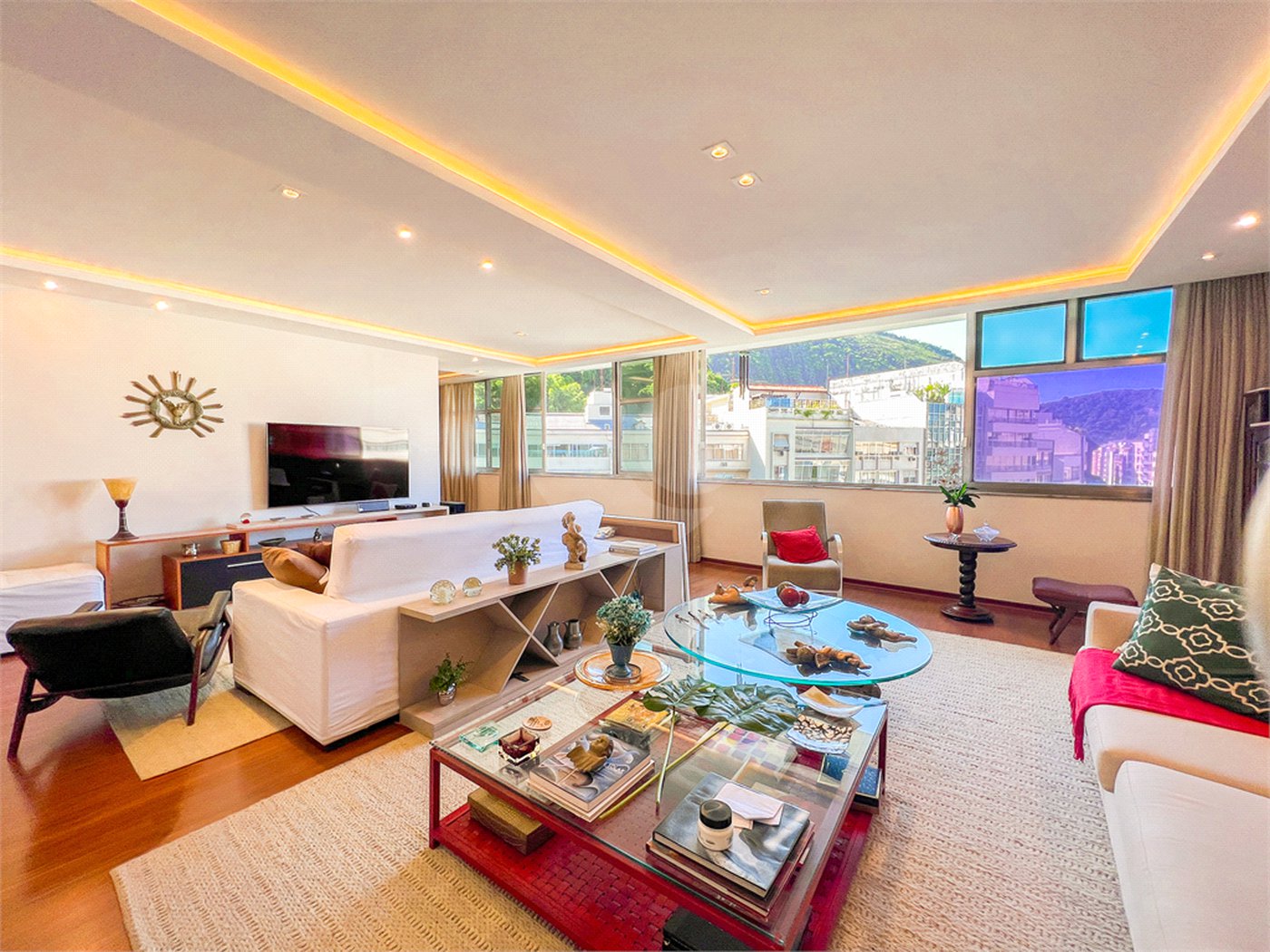 Apartamento à venda com 4 quartos, sendo 1 suíte, em Copacabana, Rio de Janeiro, RJ