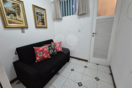 Apartamento à venda com 3 quartos, sendo 1 suíte,  no Centro, Cabo Frio, RJ