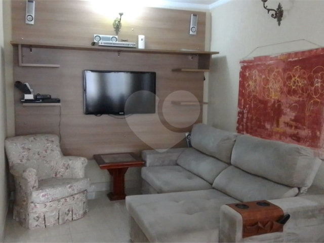 Sobrado à venda com 3 quartos em Santa Teresinha, São Paulo, SP