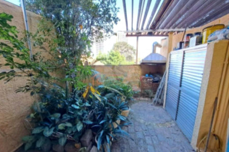 Sobrado com 112m² , 3 dormitórios , sendo 1 suíte , 3 vagas de garagem , à venda no Bosque da Saúde.