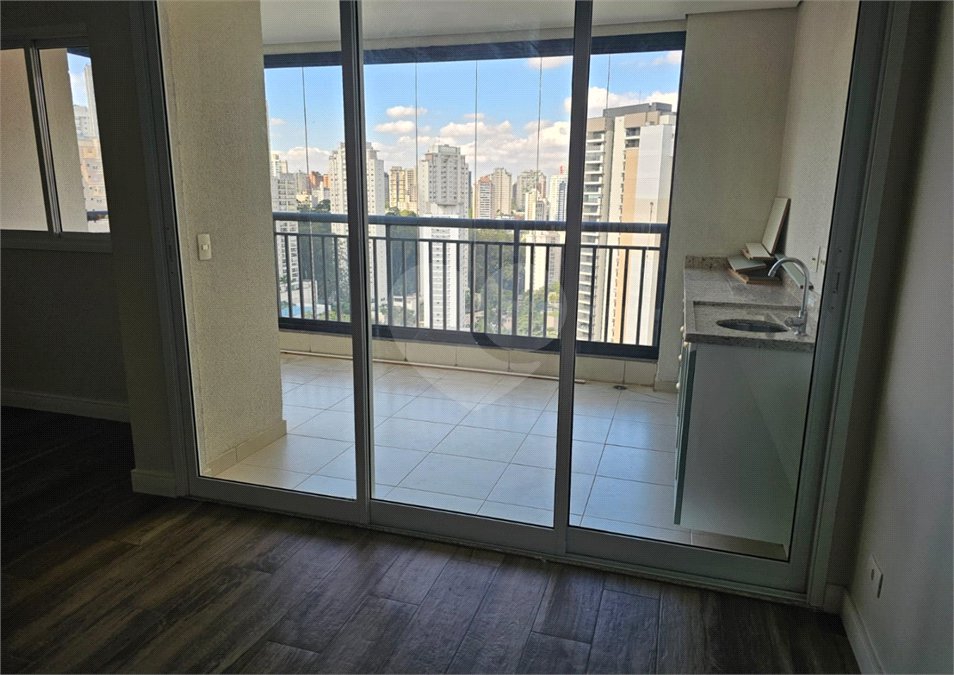 Apartamento para alugar com 2 quartos, sendo 1 suíte,  em Vila Andrade, São Paulo, SP