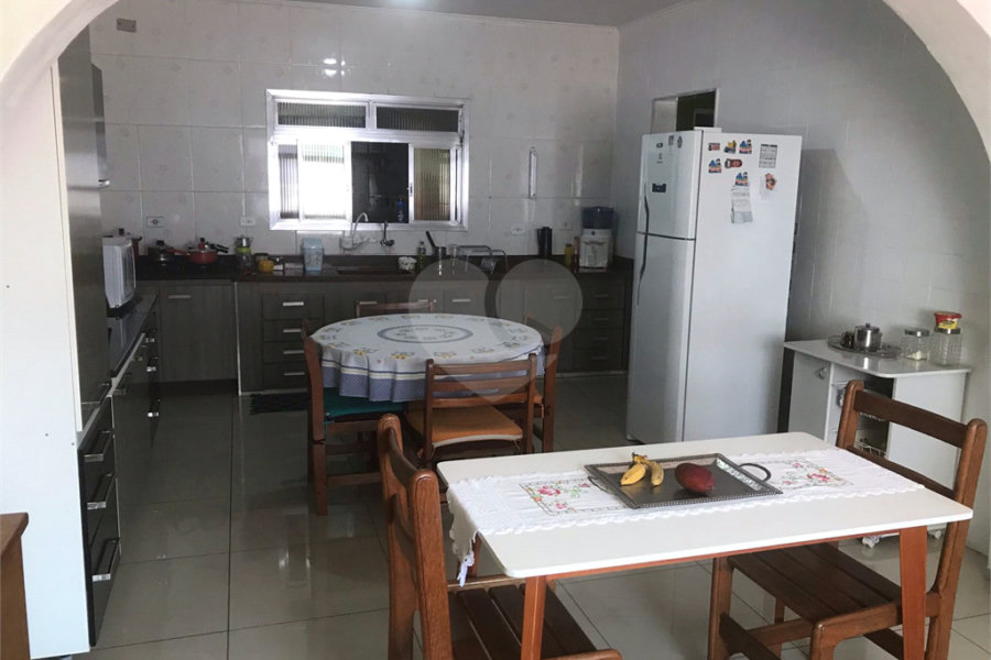 Sobrado à venda com 5 quartos, sendo 1 suíte, em Tremembé, São Paulo, SP
