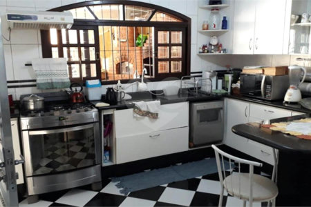 Casa à venda com 3 quartos, sendo 1 suíte, em Conjunto Residencial Vista Verde, São Paulo, SP