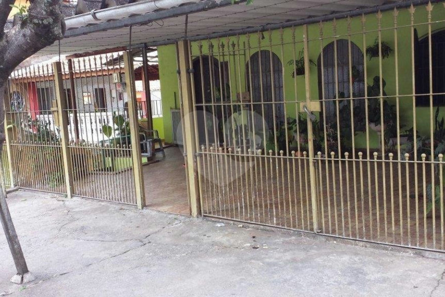 Casa à venda com 3 quartos, sendo 1 suíte, em Itaquera, São Paulo, SP
