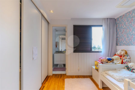 Apartamento à venda com 3 suítes em Chácara Santo Antônio, São Paulo, SP