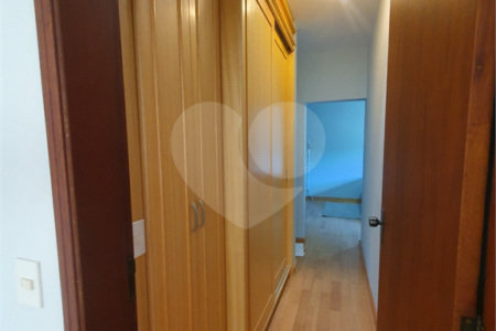 Casa à venda com 5 suítes no condomínio Vila Hípica I, Vinhedo - SP