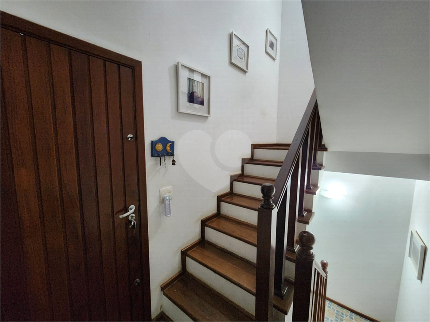 Casa à venda com 5 suítes no condomínio Suíça da Cantareira, Mairiporã - SP