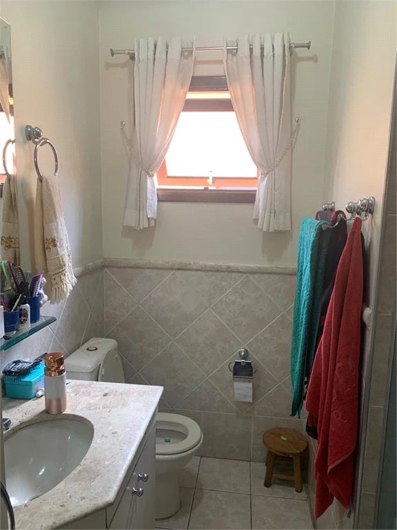 Casa à venda com 3 quartos, sendo 1 suíte, no condomínio Greenland, São Paulo - SP