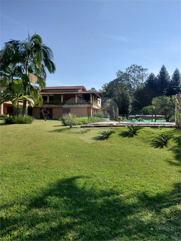 Sobrado à venda com 4 quartos, sendo 1 suíte, em Serra da Cantareira, Mairiporã, SP