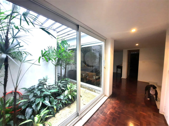 Casa para alugar com 4 quartos, sendo 2 suítes,  em Alto da Boa Vista, São Paulo, SP