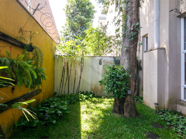 Casa à venda com 5 suítes no condomínio Villa Florida, São Paulo - SP