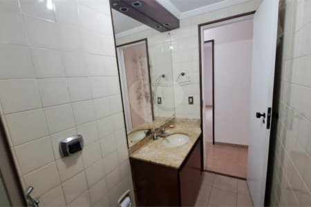 Apartamento à venda com 3 quartos, sendo 1 suíte, em Vila Mariana, São Paulo, SP