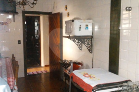 Sobrado à venda com 3 quartos, sendo 1 suíte, em Jardim Itacolomi, São Paulo, SP