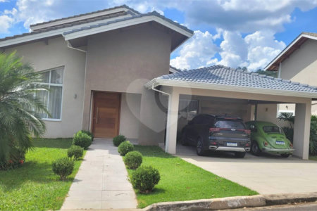 Casa em condomínio à venda com 4 suítes em Guaxinduva, Atibaia, SP
