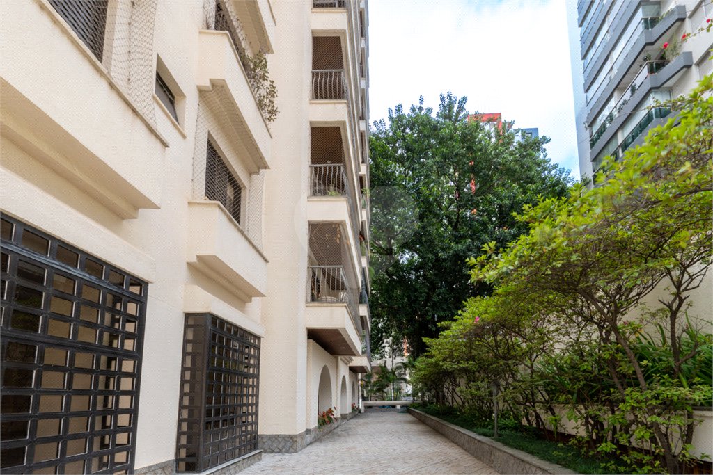 Apartamento à venda com 3 suítes em Vila Nova Conceição, São Paulo, SP