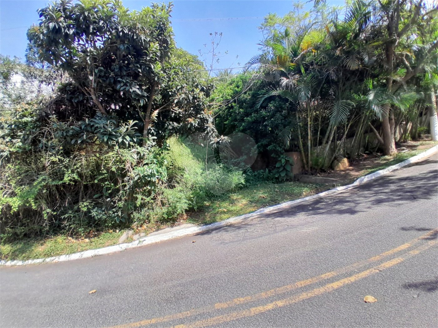 Terreno à venda no condomínio Suíça da Cantareira, Mairiporã - SP