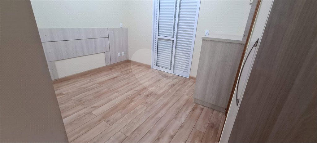 Casa à venda com 3 quartos, sendo 1 suíte, no condomínio Alvorada Parque Vitória, São Paulo - SP