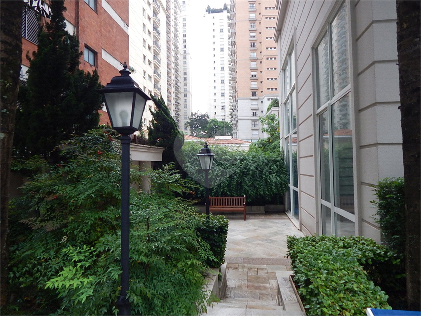 Apartamento à venda com 4 suítes em Moema, São Paulo, SP