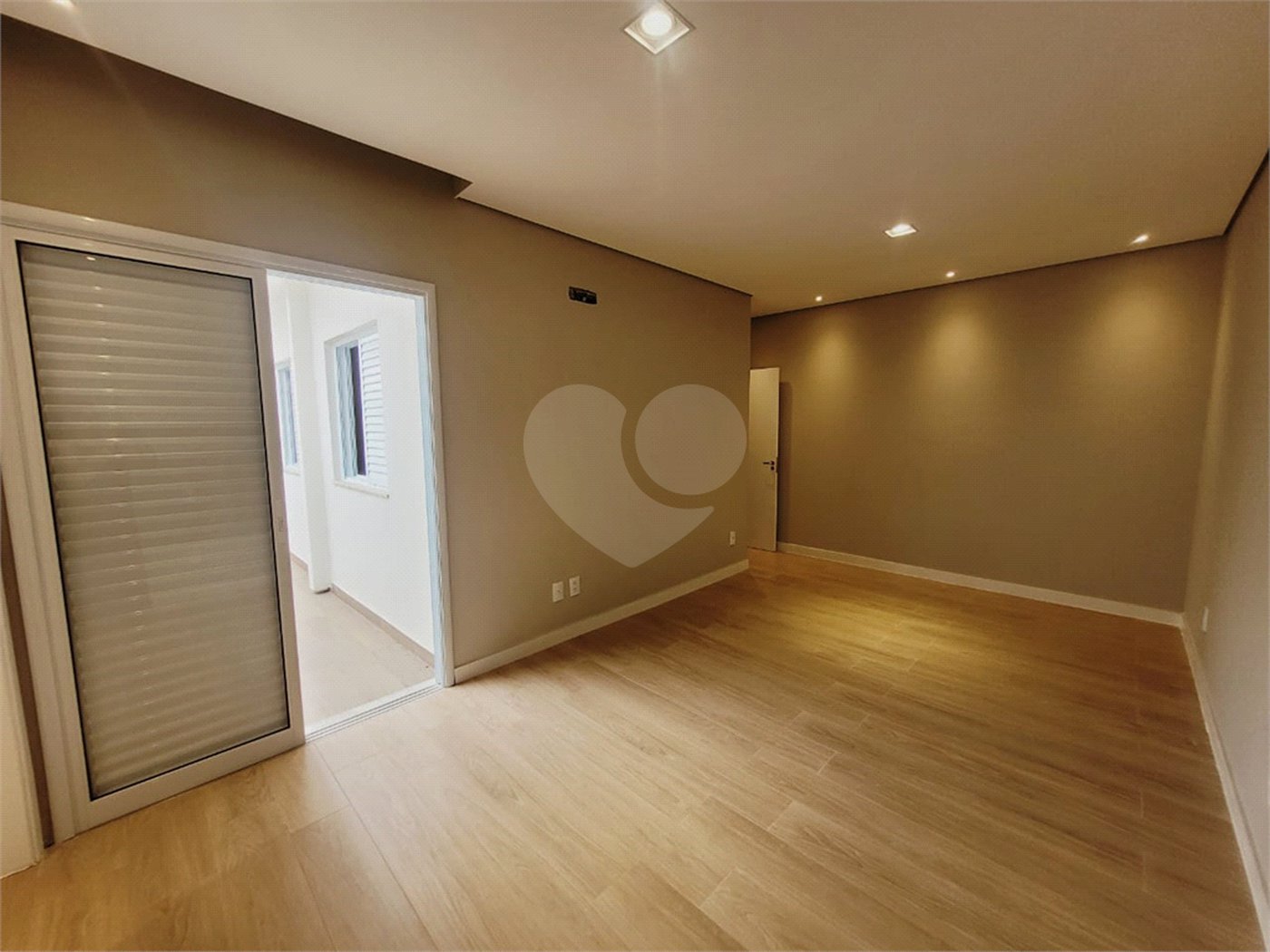 Casa à venda com 3 quartos, sendo 1 suíte, em Jardim Bom Sucesso, Indaiatuba, SP
