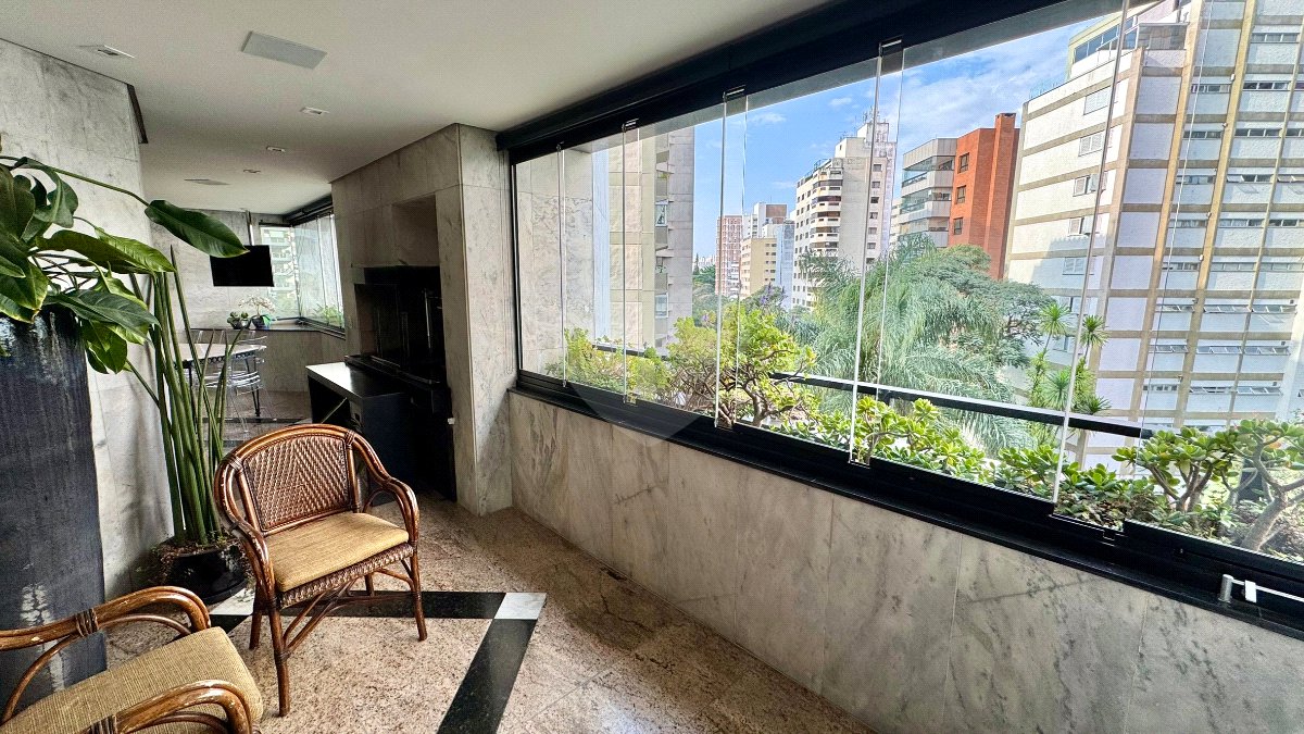 Apartamento à venda com 4 suítes em Moema, São Paulo, SP