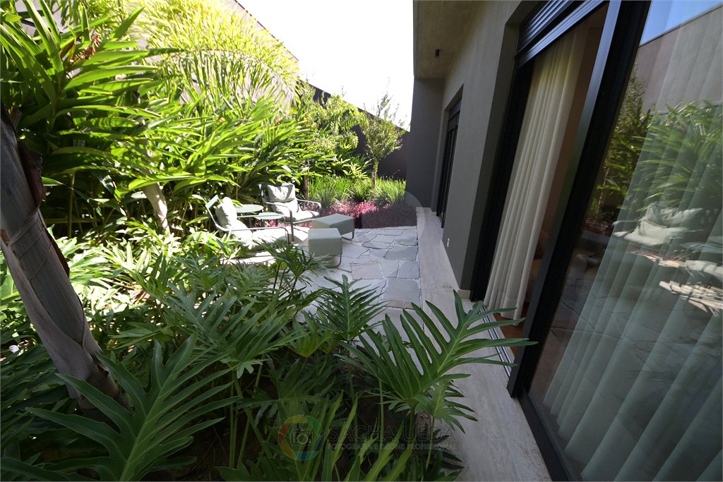 Casa à venda com 4 suítes no condomínio Villa dos Pinheiros, Indaiatuba - SP