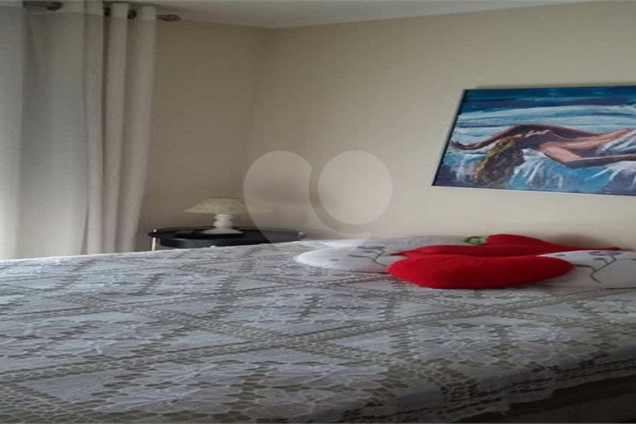 Casa à venda com 3 quartos, sendo 1 suíte, no condomínio Horto Residence, São Paulo - SP