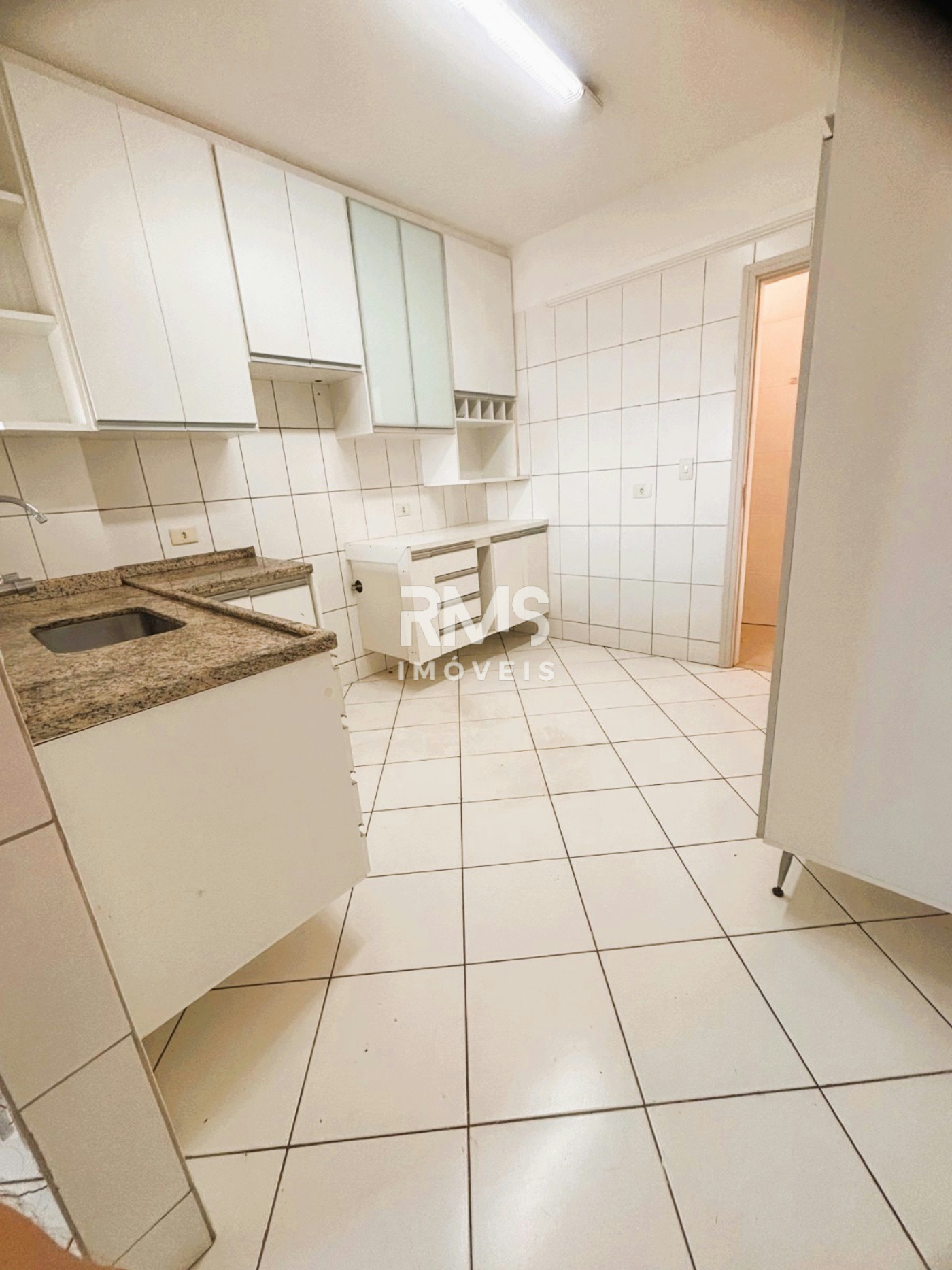 Apartamento à venda ou para alugar com 3 quartos, sendo 1 suíte,  em Vila São José, Itu, SP