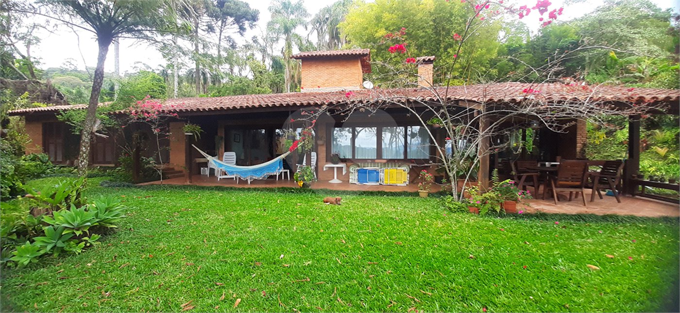 Casa Térrea à venda com 4 quartos, sendo 2 suítes, em Serra da Cantareira, Mairiporã, SP