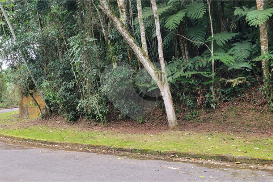 Terreno à venda no condomínio Alpes da Cantareira, Mairiporã - SP